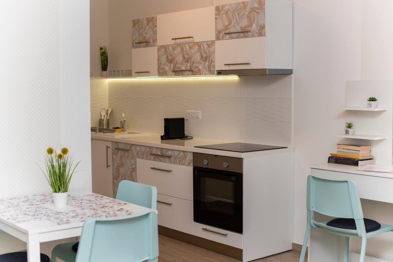 Lovely Apartman- Free Parking Pécs Exterior foto