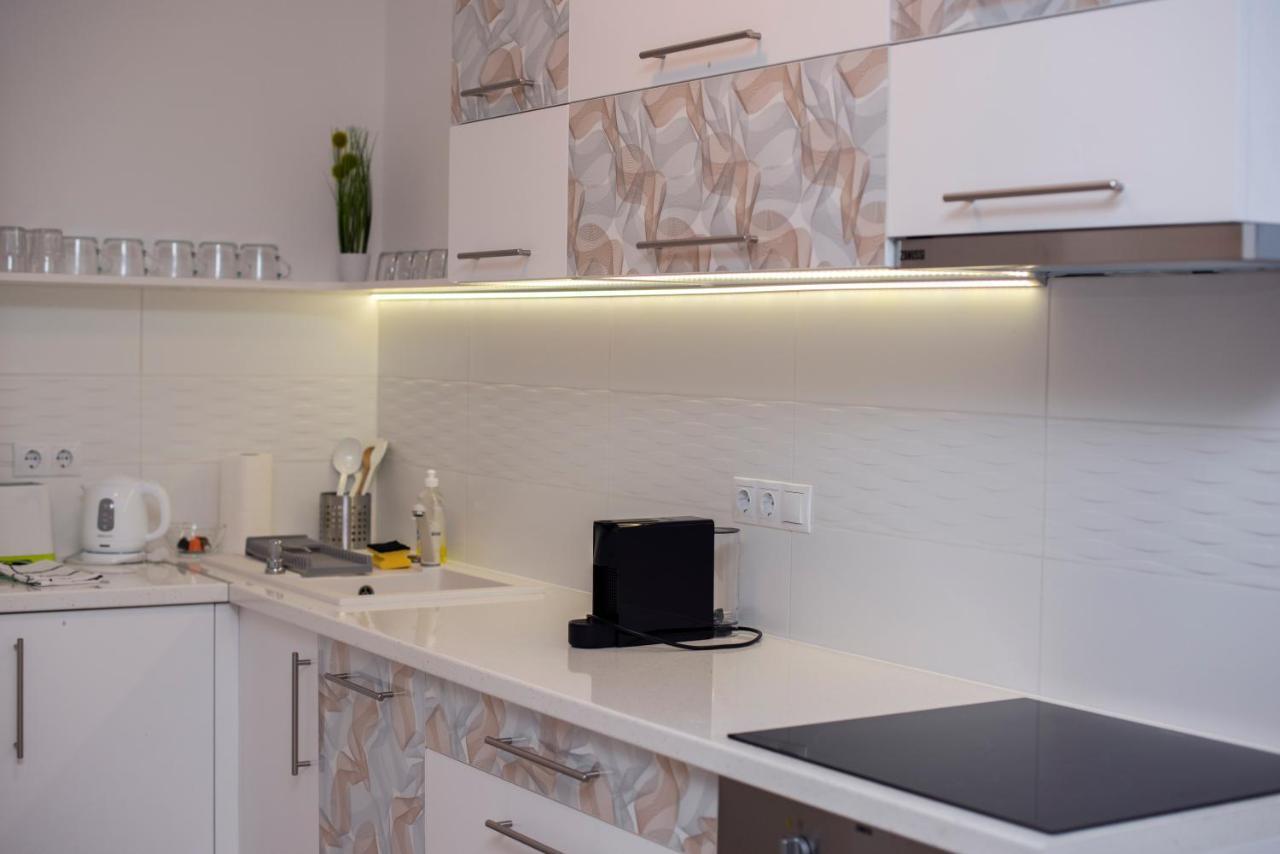 Lovely Apartman- Free Parking Pécs Exterior foto